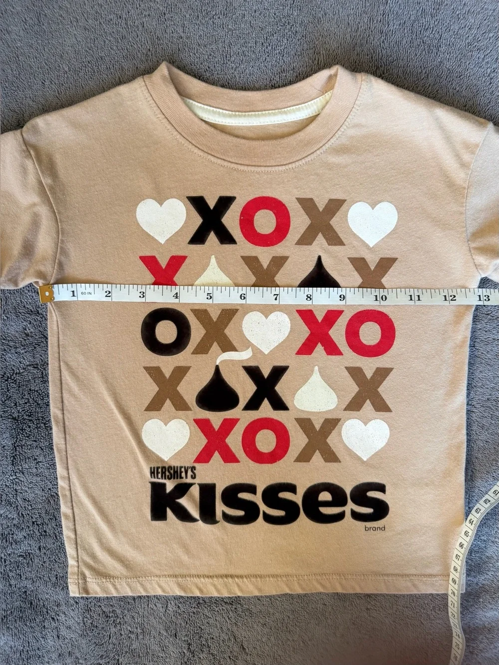 Hershey's Kisses Kids Beige Graphic Tee - Hearts & XOXO